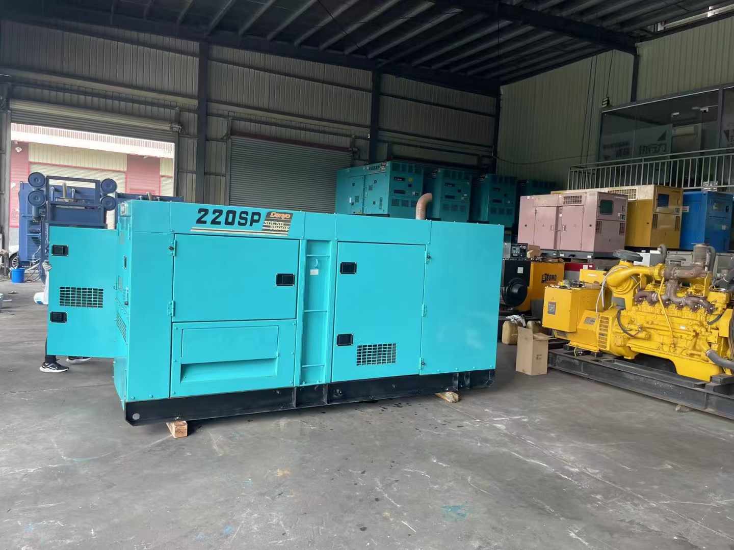泾县800kW 柴油发电机的输出电流波动范围是多少？